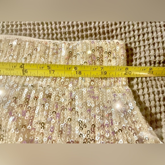 Torrid Maxi Crop Top Skirt SET - Champagne Color
SIZE 2 = 18-20    ⭐️NWT⭐️ - Picture 13 of 16